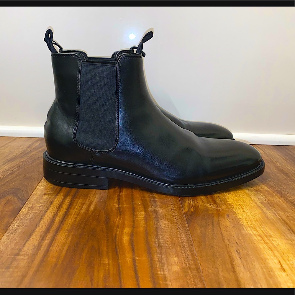 H&M Men’s Faux Leather Chelsea Boots